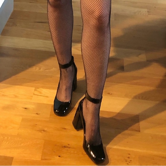 Vintage Prada Patent Leather Mary Jane Pumps - Picture 6 of 6